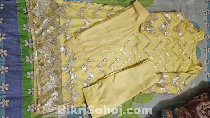 সালোয়ার কামিজ